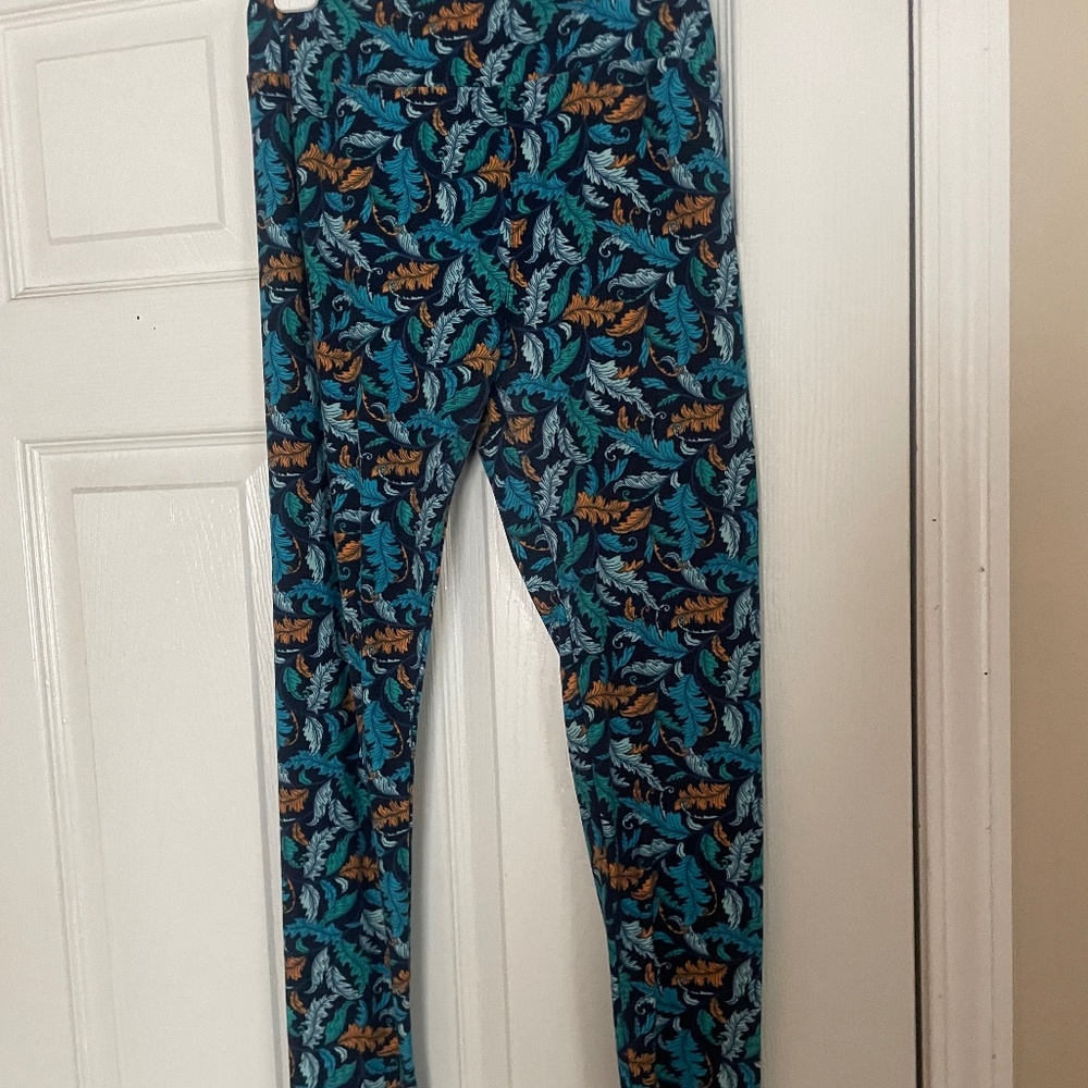 Lularoe feather leggings